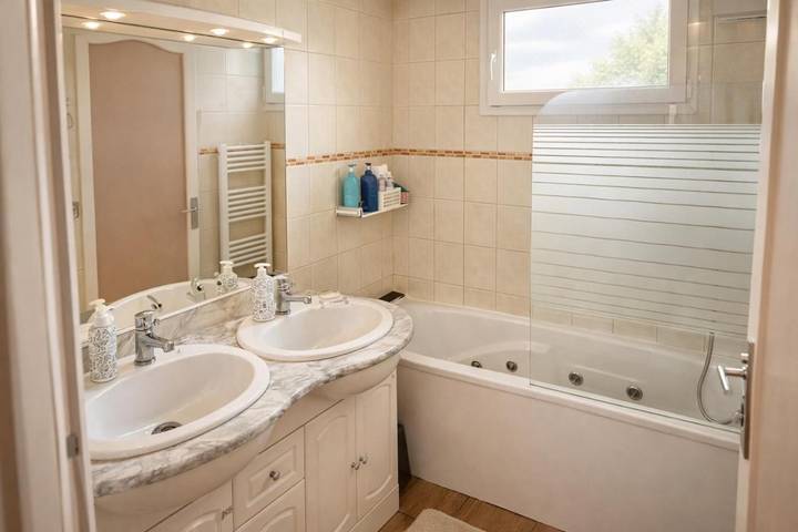 Location de vacances pour 2 personnes, avec jardin et vue à Vaulx-en-Velin - 2