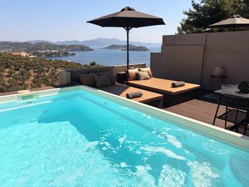Gîte pour 4 personnes, avec terrasse ainsi que vue sur l’océan et vue dans Skiathos