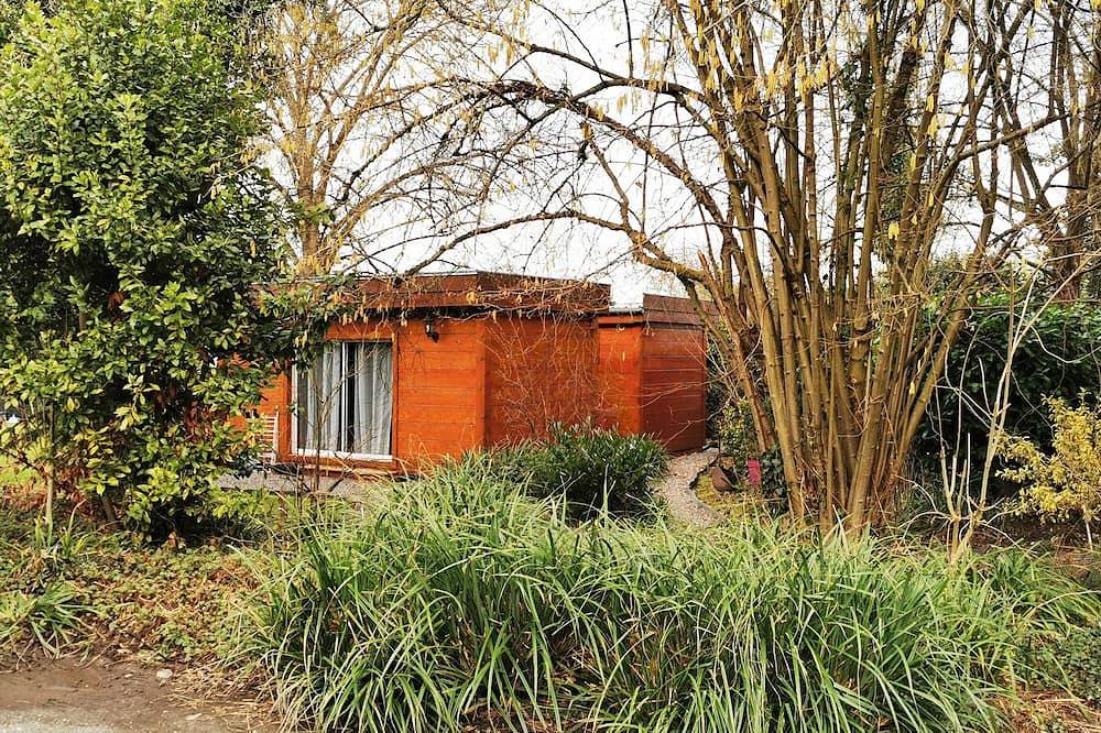 Chalet located to 10 min from Cdg airport and Parc Astérix in Plailly, Oise