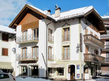 Gîte pour 8 personnes, avec balcon à Moena