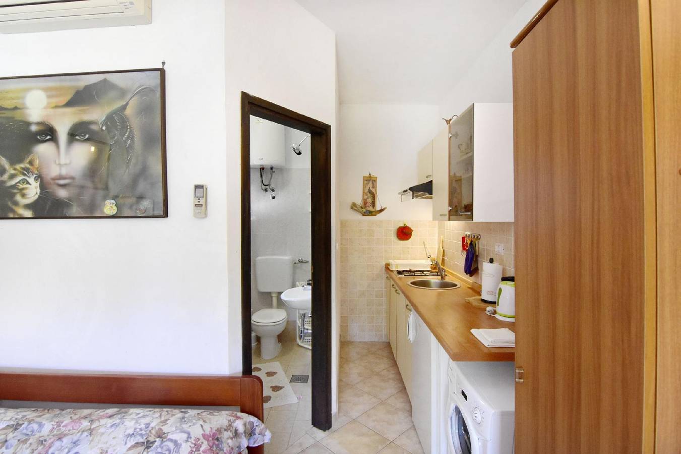 Ganze Ferienwohnung, Studio-Apartment in der Nähe des Strandes Zambratija in Zambratija, Umag und Umgebung
