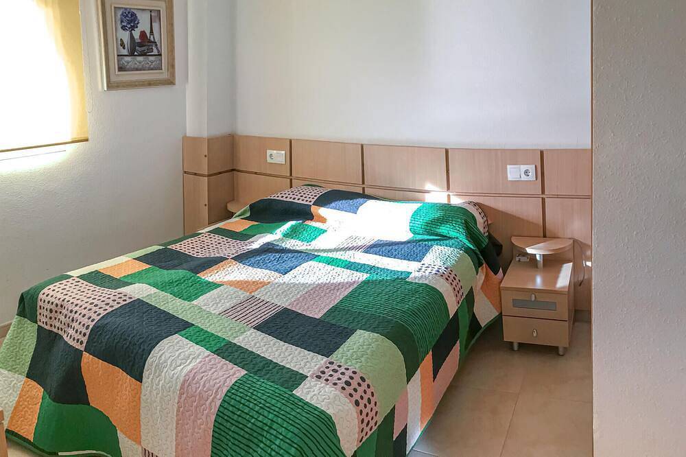 Apartamento entero, Apartamento en primera línea de playa en La Torre. in Torre de la Sal, Cabanes