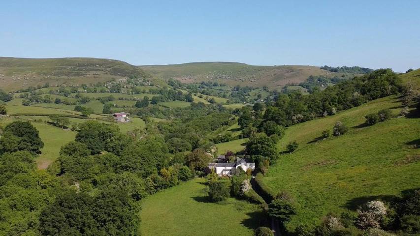 Holiday rental for 3 people, with Balcony and Terrace as well as Garden and Pool in Brecon Beacons