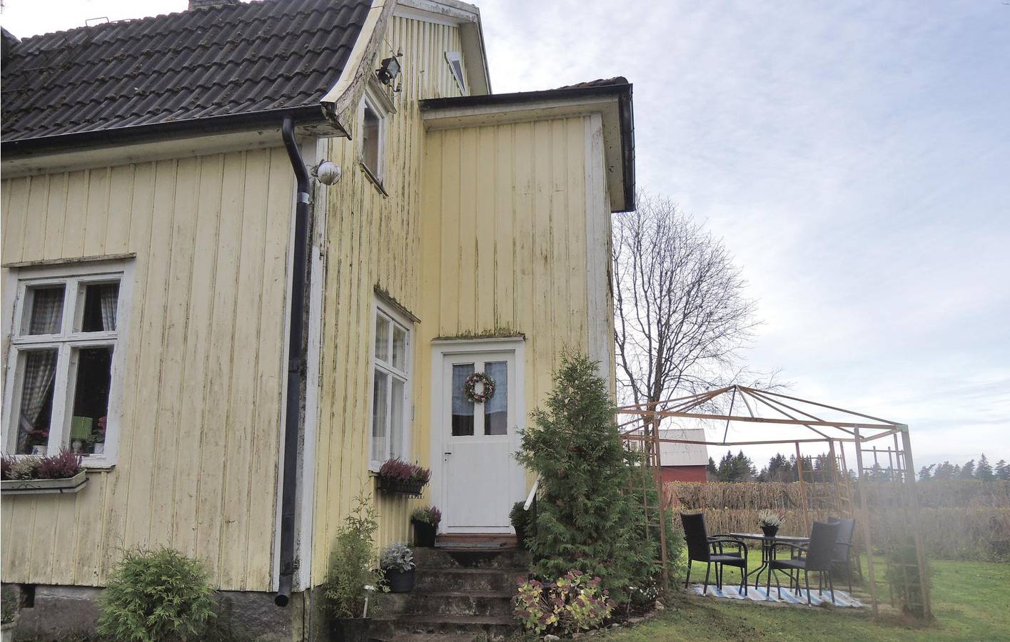 Hus för 4 Personer med trädgård in Västergötland
