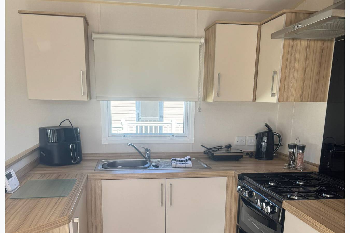 Caravan - Sleeps 6 - Parking in Lossiemouth, Moray