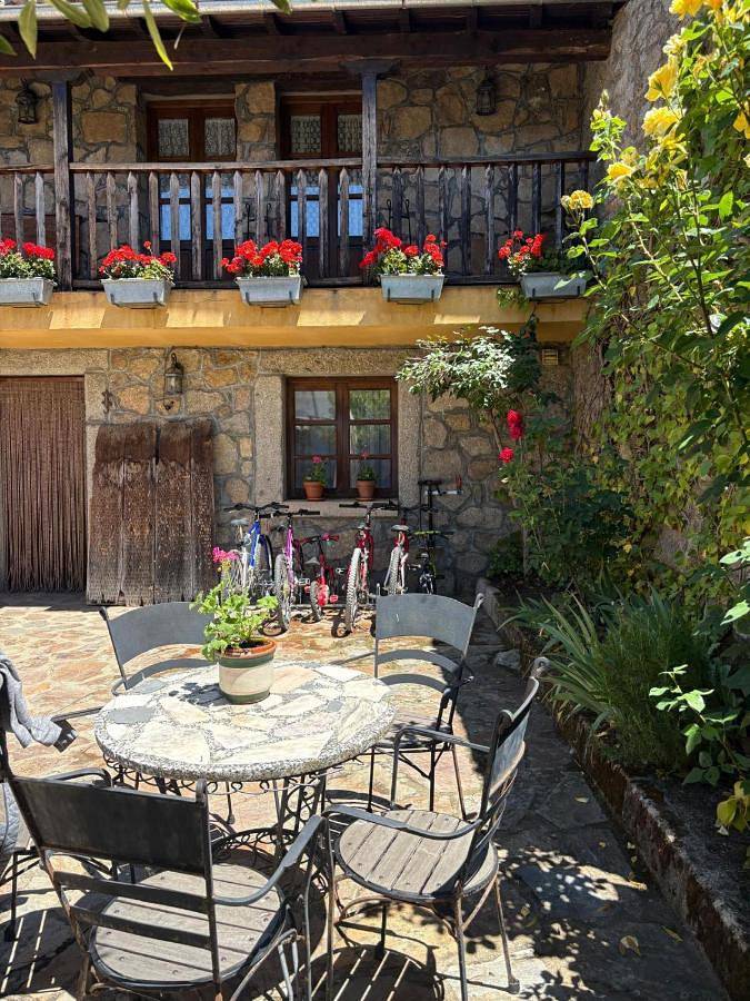 Casa rural para 9 personas, con Balcón y Terraza además de Jardín y Vistas en la Sierra de Béjar