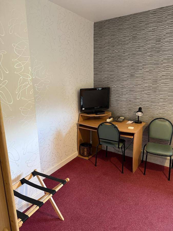 Hôtel pour 2 personnes, avec terrasse à Arlanc - 4