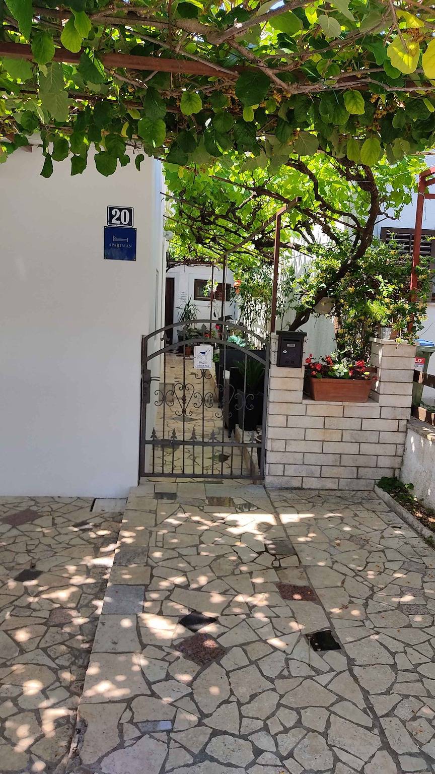 Appartamento intero, Appartamento con balcone  in Parenzo, Parenzo (Grad)