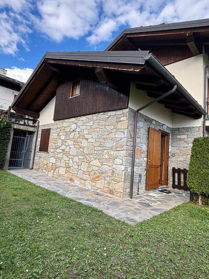 Location de vacances pour 4 personnes, avec jardin et vue, animaux acceptés dans Roisan