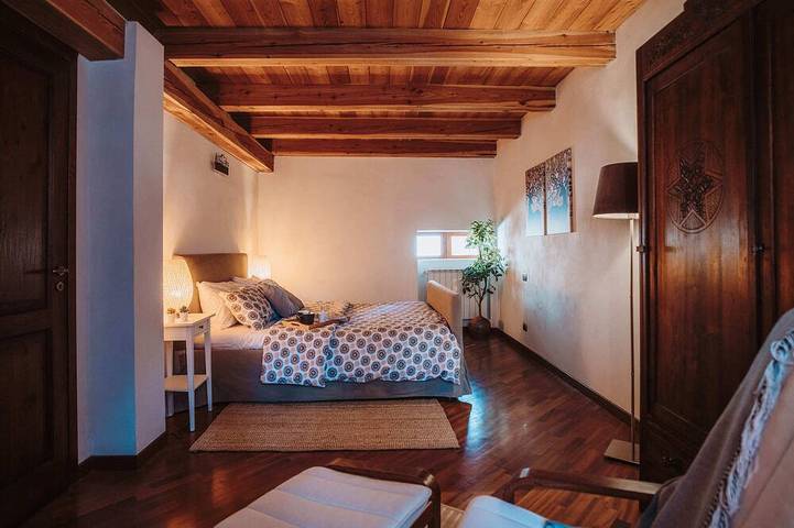 Residence Borgatalpina: drei alpine Häuser für Gruppen bis 15 Gäste in Roure, Turin Provinz