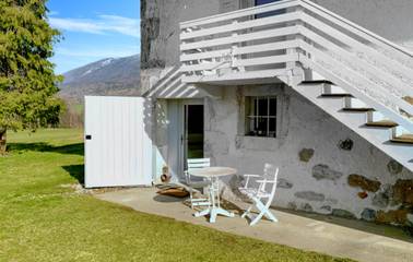 Gîte pour 4 personnes, avec jardin à Cusy