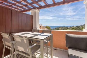 Appartement 'Cap Esterel - Piscine' avec vue sur la mer, Wi-Fi et climatisation