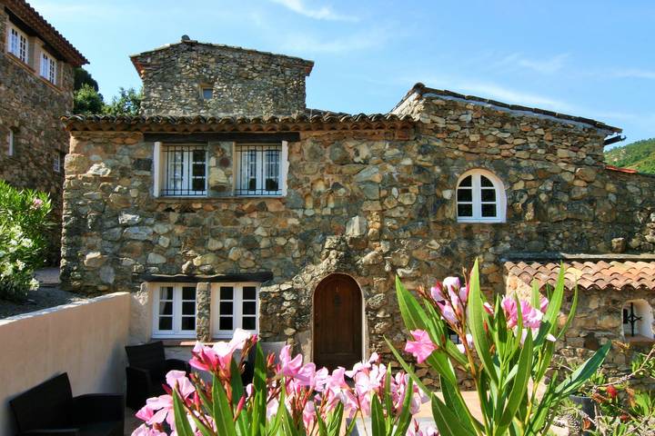 Gîte pour 4 personnes, avec piscine
