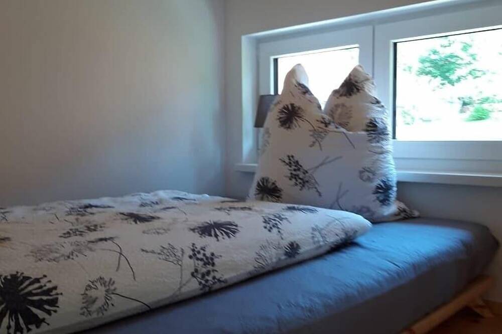 Ganze Wohnung, Gemütliche Ferienwohnung (50 qm) für bis zu 4 Personen mit Balkon und Sonnenterrasse in Schönsee, Naturpark Oberpfälzer Wald