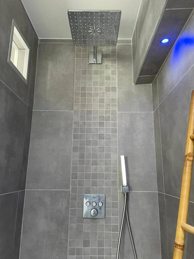 Location de vacances pour 7 personnes, avec piscine ainsi que jardin et vue, adapté aux familles à Anse-Bertrand - 3