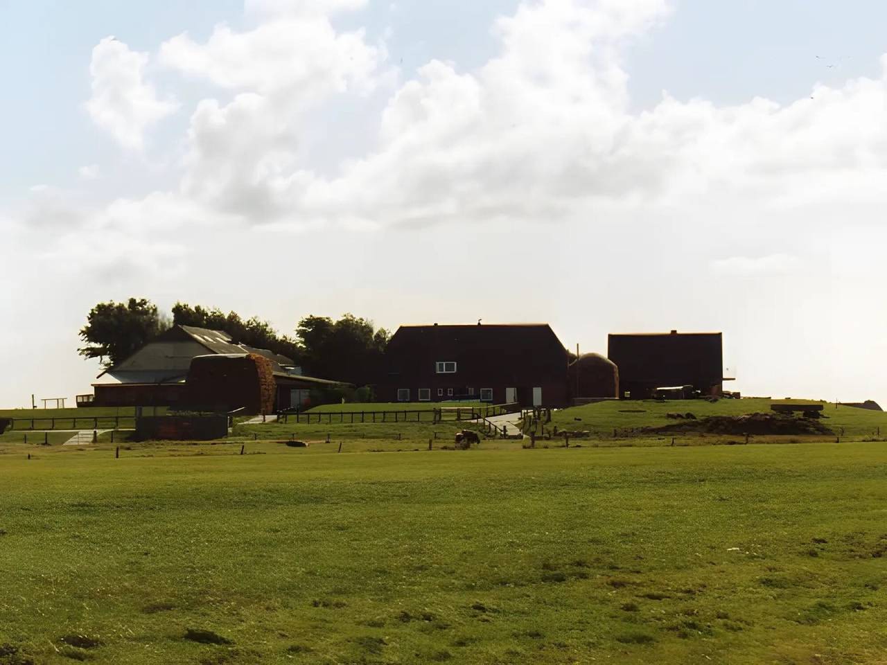 Ganze Wohnung, Ferienwohnung 'Nordseeblick' mit Meerblick, privater Terrasse und Wi-Fi in Langeneß, Halligen