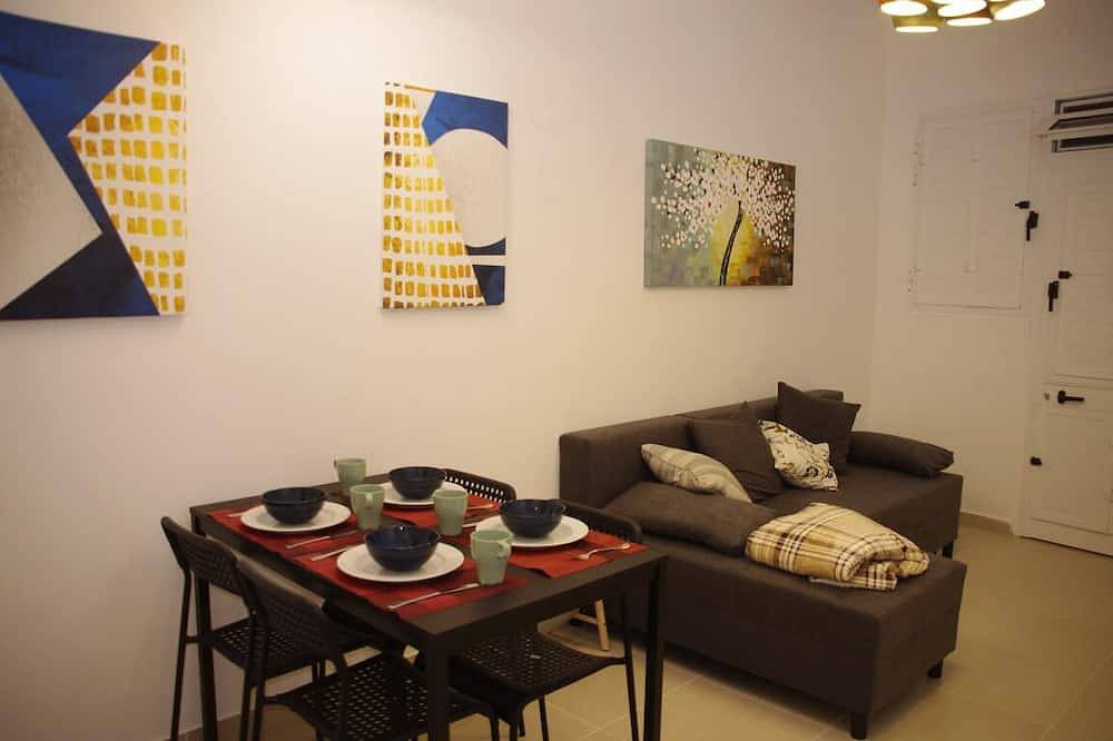 Exquisite new - Air conditioned and seafront in Marsalforn, Zebbug