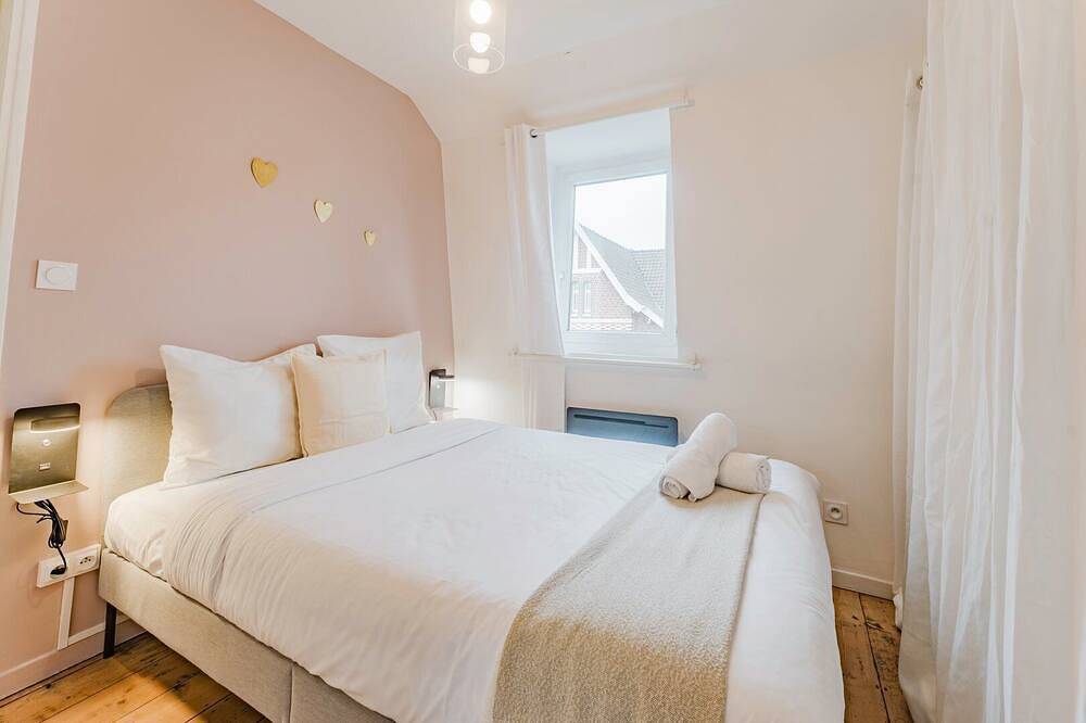 Entire apartment, Charming 2-bedroom apartment at Croisé Laroche in Marcq-en-Barœul, Lille region