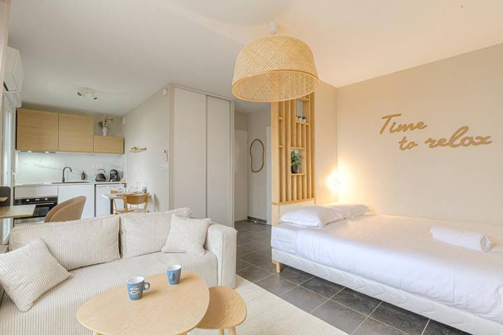 Gîte pour 2 personnes, avec terrasse à Bron - 3