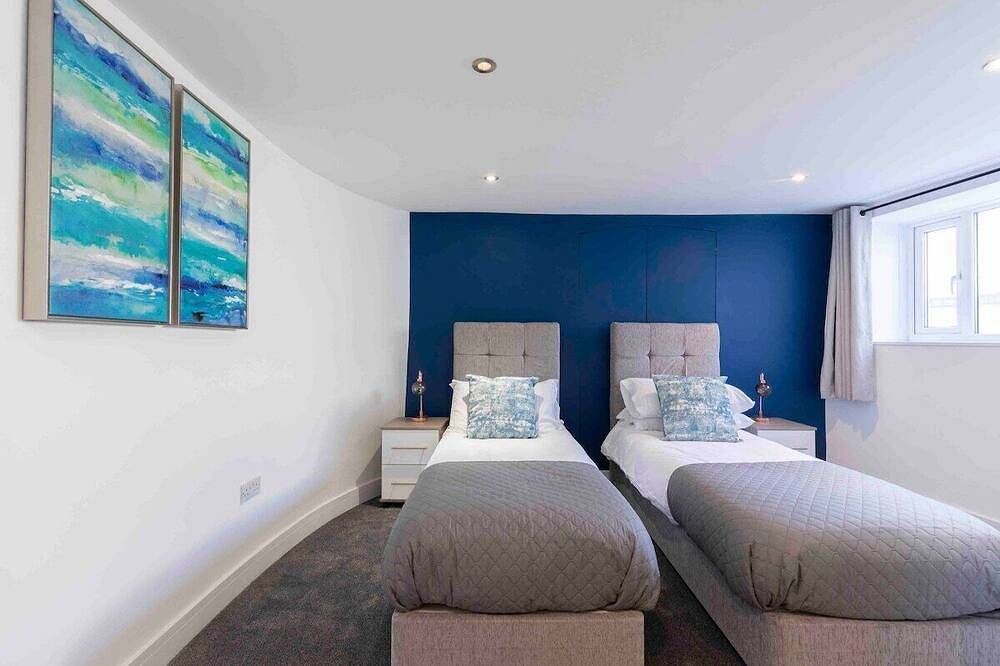 Apartamento entero, Grande-Apartamento-Baño privado-Vista a la Calle in Cheltenham, Gloucestershire