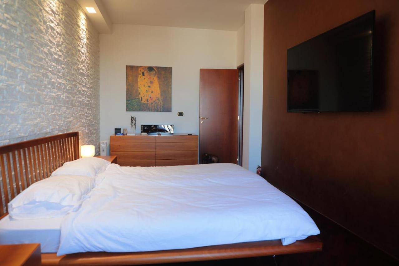 Standard Double Room with Shared Bathroom in Adelfia, Provincia di Bari