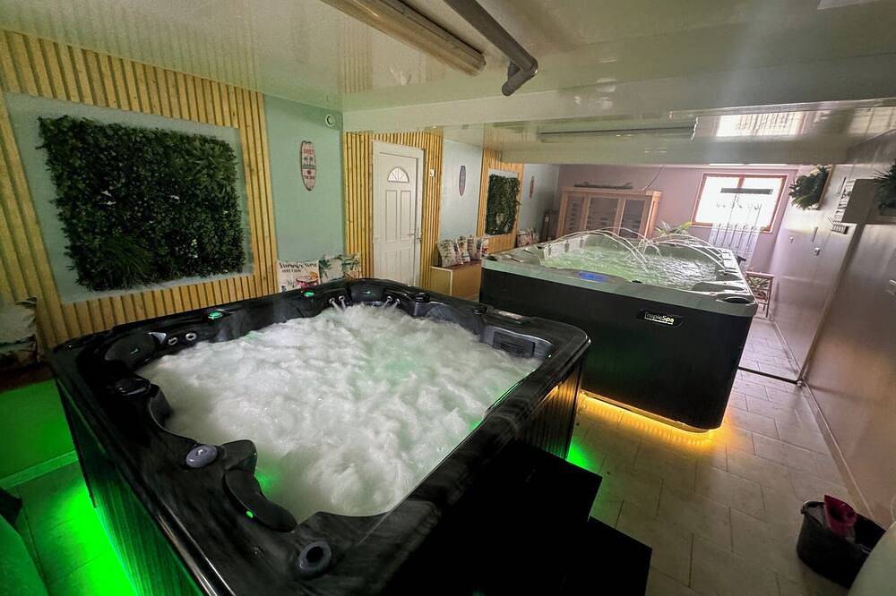 La Taniere De Papaours, Gite Pour 6 Personnes Avec Espace Bien Etre in Maubert-Fontaine, Parc naturel régional des Ardennes