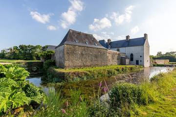 Gîte pour 4 personnes, avec terrasse et jardin ainsi que sauna et piscine à Pluvigner