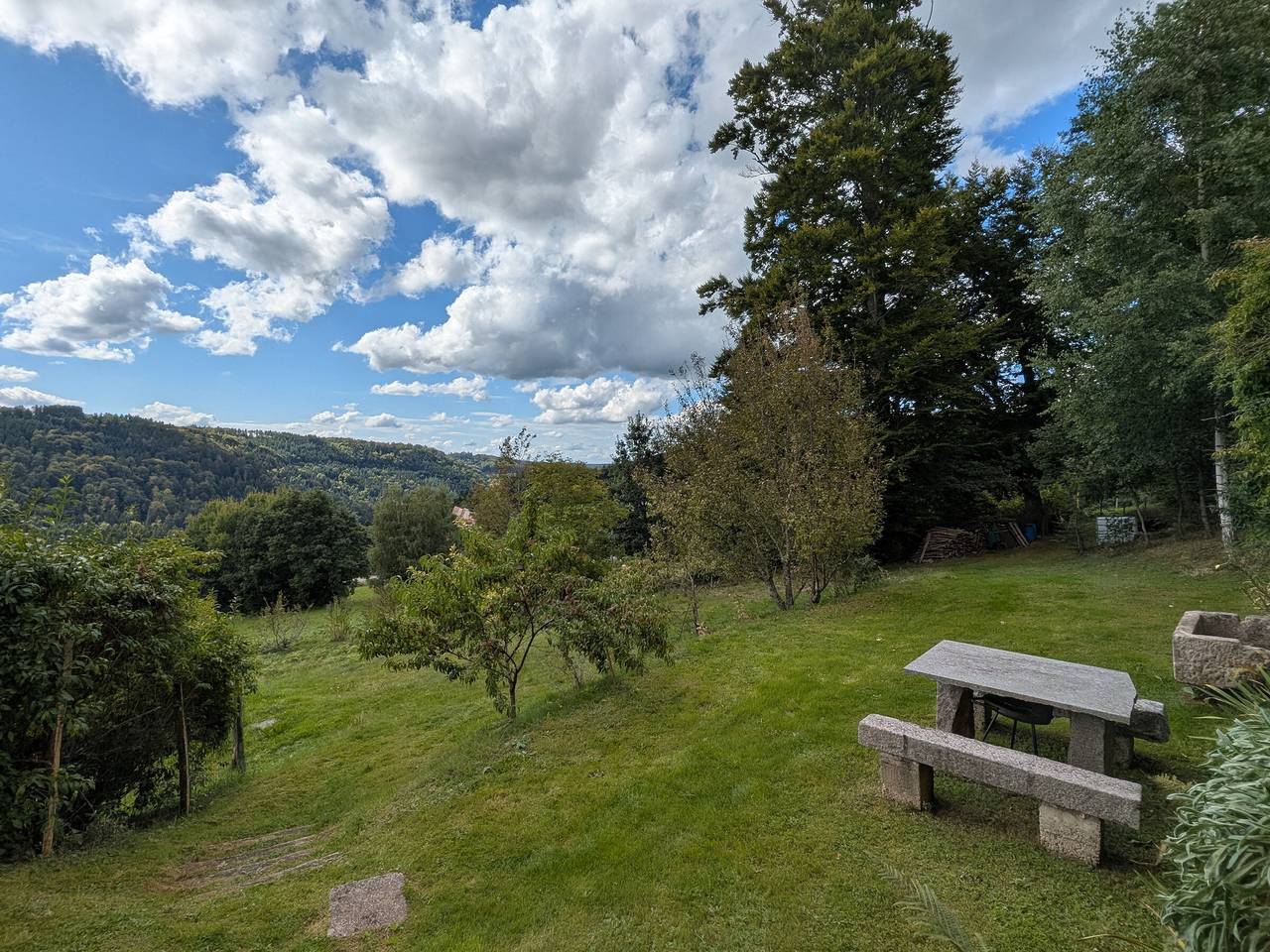 Geheel appartement, Mountain cottage with fireplace, wifi, and lovely grounds in Le Tholy, Épinal en omgeving
