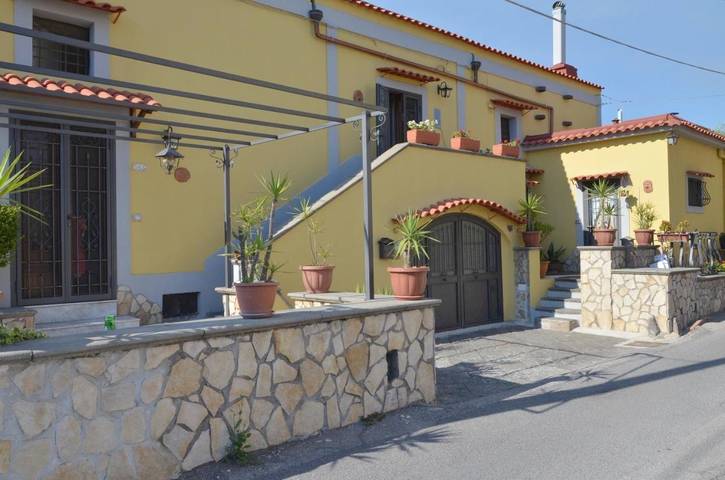 Casa vacanza per 4 persone, con panorama e balcone in Pompei