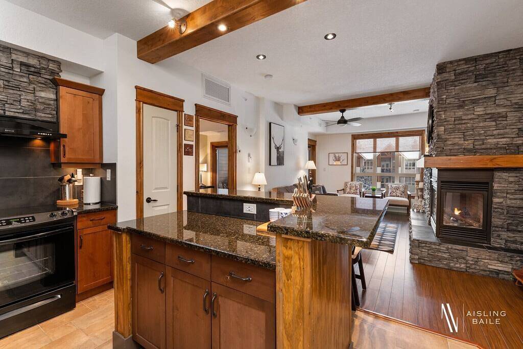 Ganze Wohnung, The Sable Bright Side | Pool | Hot Tub | Top Floor in Radium Hot Springs, Kootenay-Nationalpark