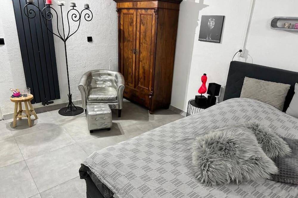 Ganze Wohnung, Gemütliches Kellerzimmer + Bad in Bocholt, Niederrhein
