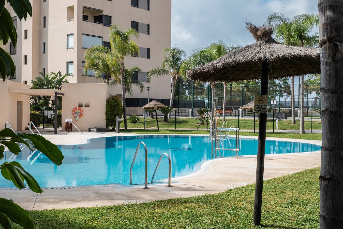 Apartamento entero, Playa Marinsa Beach - Piscina, padel y playa en Torre del Mar in Torre del Mar, Costa del Sol