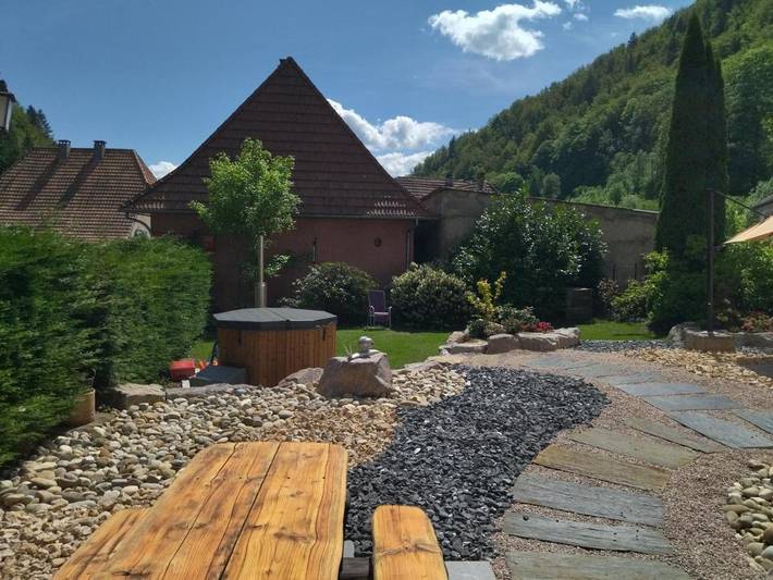 Chambre d’hôte pour 2 personnes, avec balcon ainsi que jacuzzi et jardin dans le Haut-Rhin - 3