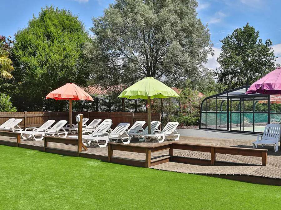Flower Camping Le Pavillon - Alojamiento 2 personas - Nuevo // Acogedor Mobil Atypique m² (1bed - 2pers.) (sin sanitarios) + toldo + sillas + barbacoa in La Mothe-Achard, Valle del Loira