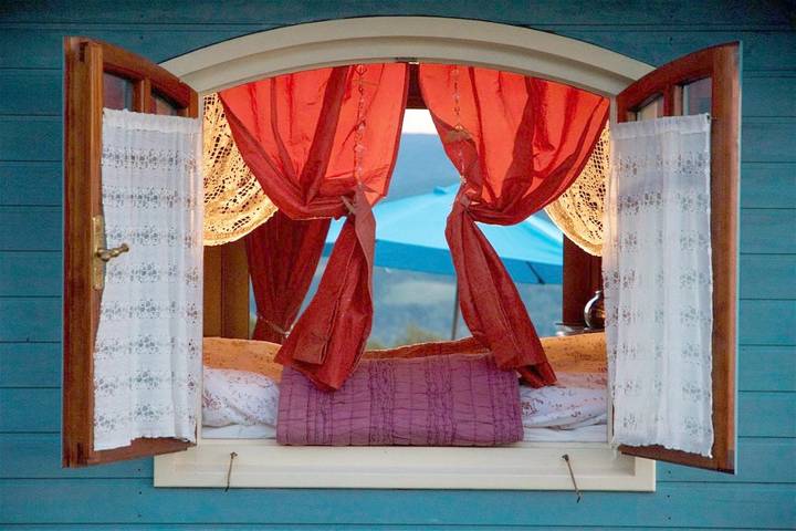 Location de vacances pour 2 personnes, avec jardin ainsi que piscine et jacuzzi à La Chabanne - 2