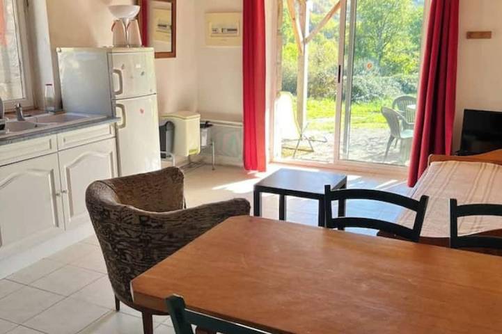 Gite Grenouille, Single-storey house in a quiet location in Avène, Lodève region