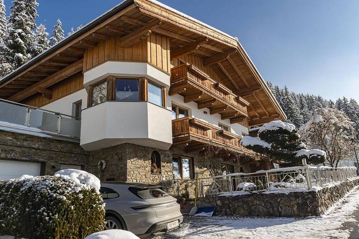 Ferienwohnung für 6 Personen, mit Garten und Pool sowie Sauna und Terrasse in Itter