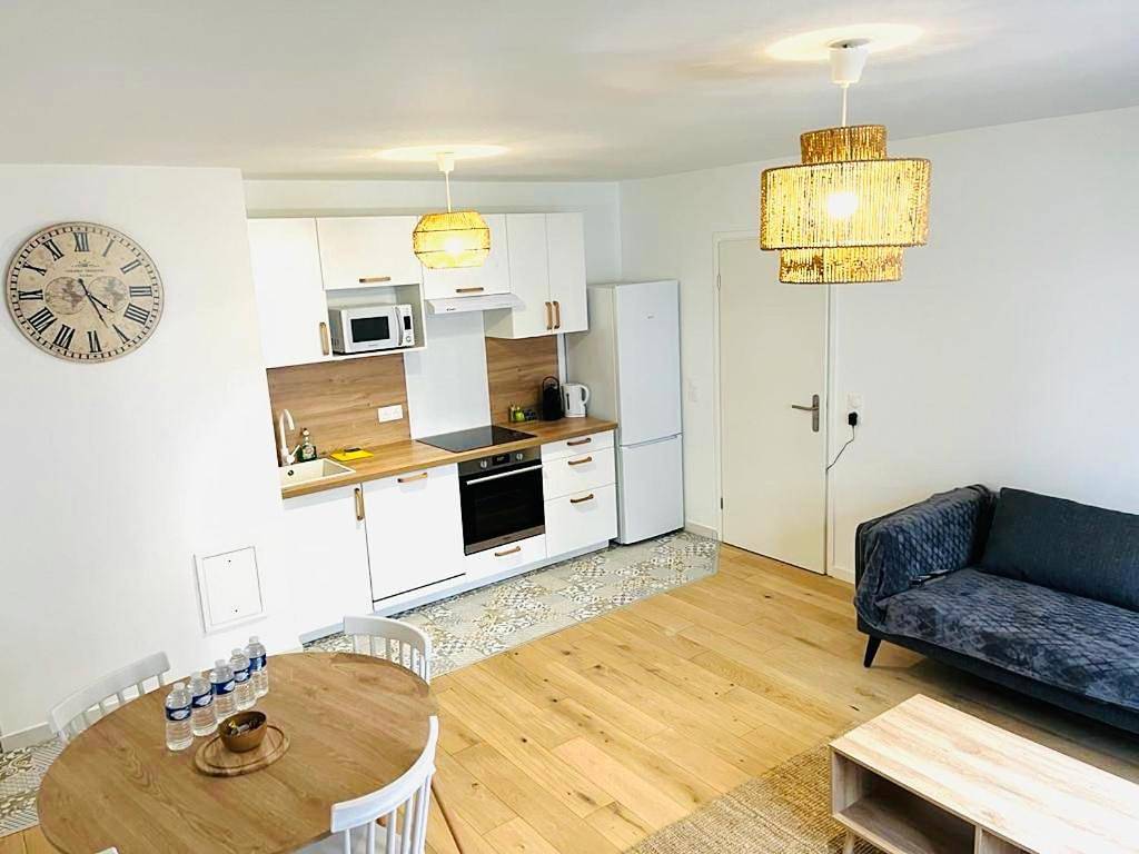 Appartement entier, Two-Bedroom Apartment in Chessy, Seine-et-Marne
