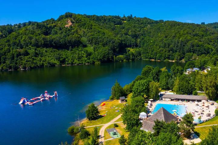 Camping pour 6 personnes, avec Terrasse dans l' Aveyron