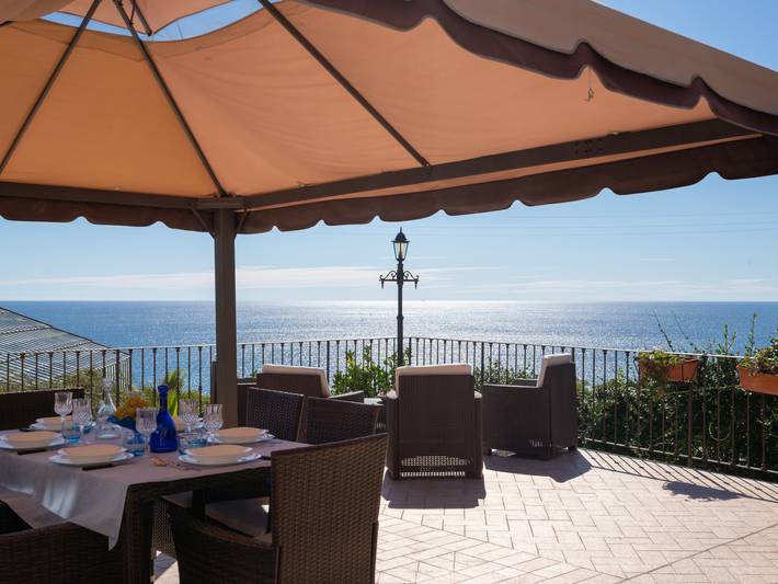 Ferienwohnung für 4 Personen, mit Terrasse und Garten in San Remo - 3