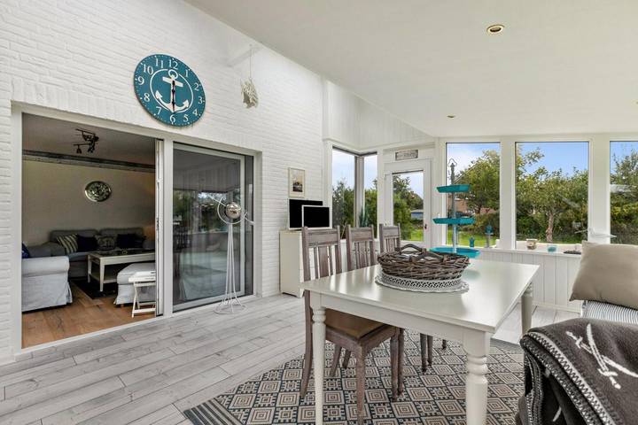 Ganze Wohnung, "Ferienwohnung Ebbe" mit privater Terrasse, Gemeinschaftsgarten und Wi-Fi in Rodenäs, Nordfriesland