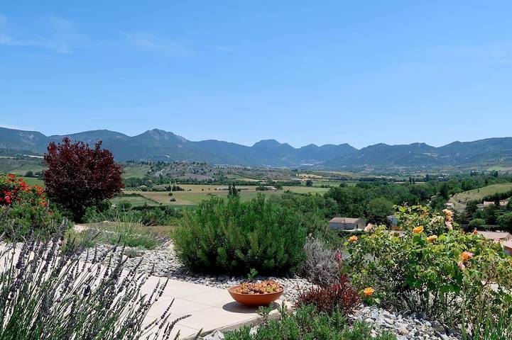 Location de vacances pour 6 personnes, avec jardin et piscine, animaux acceptés à Sainte-Jalle - 4