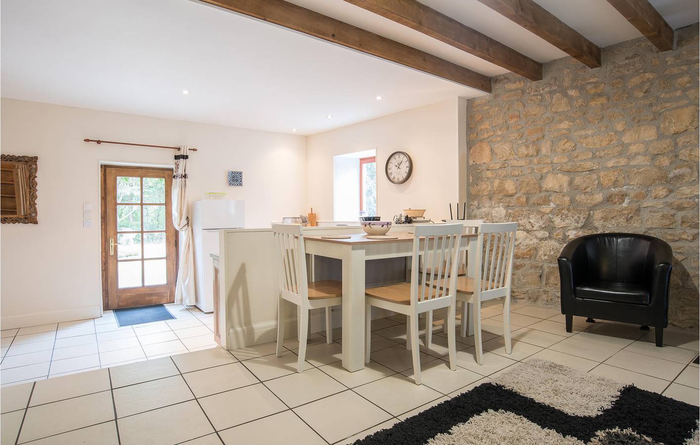Luxuriöse Wohnung am Pool in der Nähe von Puyréaux in Nanclars, Charente