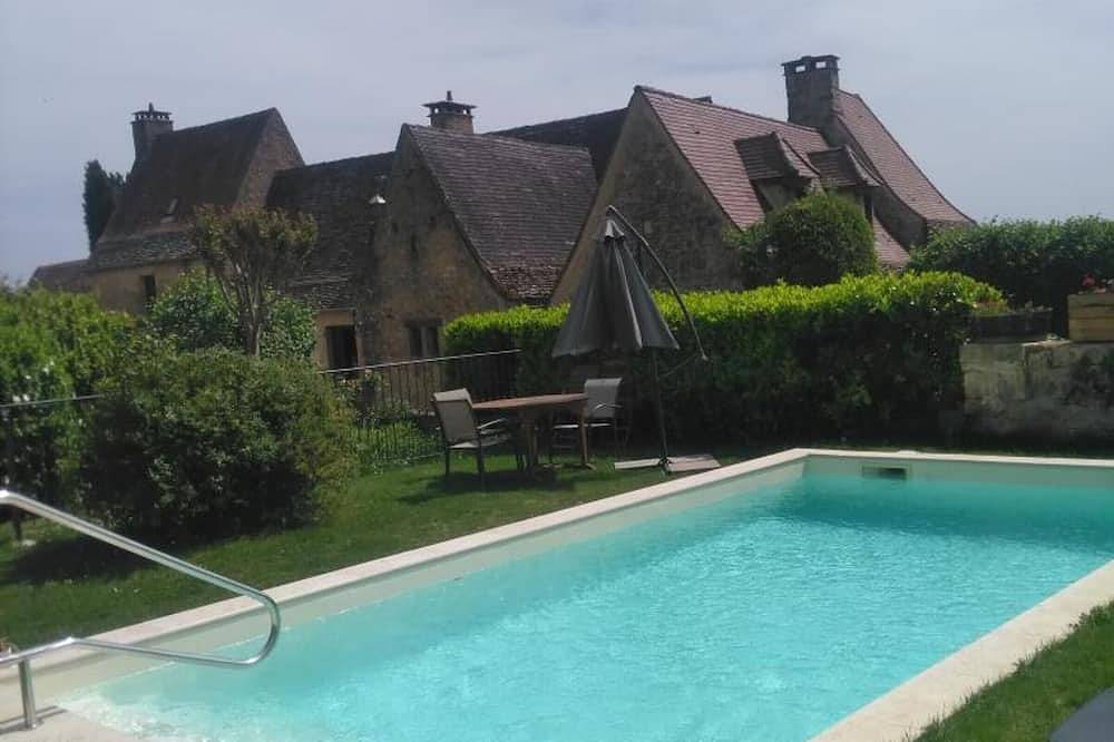 Apartamento entero, Casa con jardín, Wifi, admite mascotas, parking en Beynac in Beynac-et-Cazenac, Périgord Noir