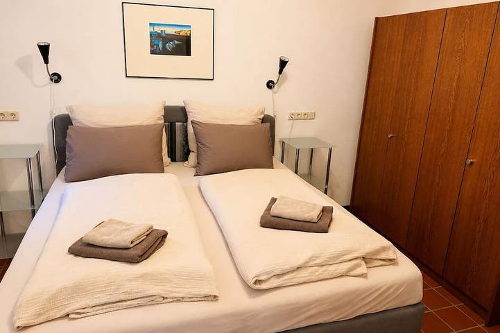 Ganze Wohnung, Praxis Löwenzahn, ehemalige Landarztpraxis im Fränkischen Seenland - 6 Personen in Westheim (Bayern), Romantische Straße