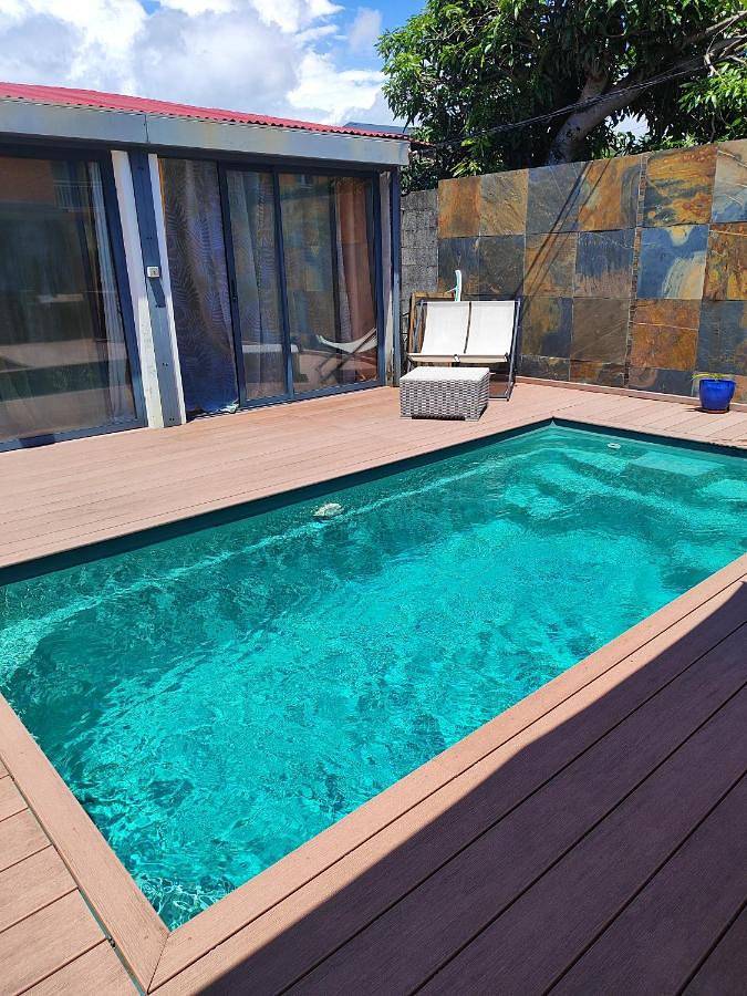 Chambre d’hôte pour 2 personnes, avec jacuzzi et terrasse ainsi que piscine et jardin sur l' Île de la Réunion - 2