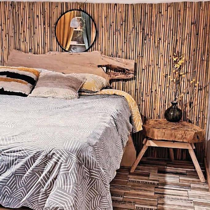 Gîte pour 2 personnes, avec terrasse ainsi que jardin et jacuzzi dans Nantua - 2