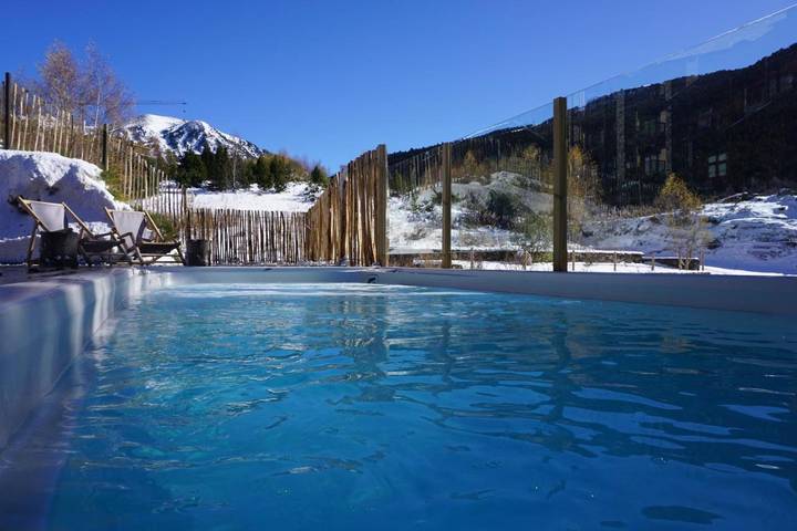 Gîte pour 2 personnes, avec jacuzzi ainsi que piscine et jardin dans Grandvalira