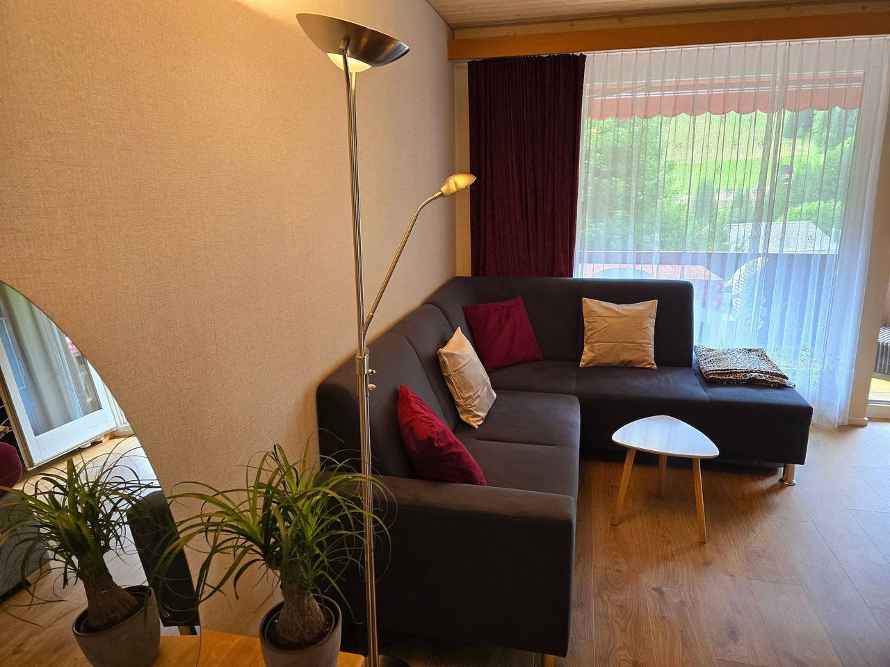 Ganze Ferienwohnung, Ahorni, ruhige 1 Zi-Wohnung, Wi-Fi, Aussicht, in Beatenberg, Thunersee