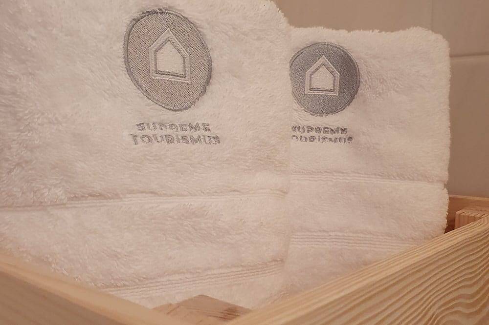 Ganze Wohnung, Alpenflair Apartment mit Balkon - inkl Parkplatz #3 in Stubaier Alpen, Götzens